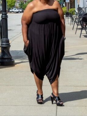 Strapless Black Plus-Size Jumpsuit with Pockets